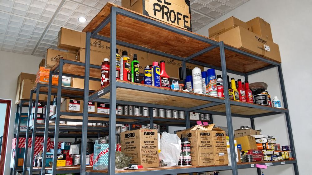 Bodega de repuestos y lubricantes
